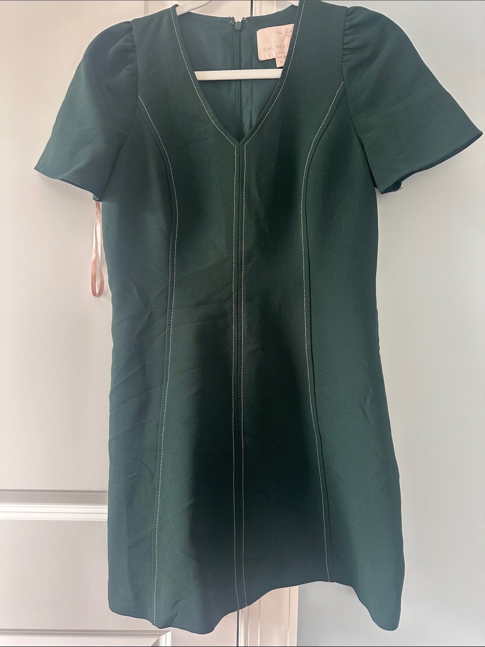 Gal Meets Glam Dark Green V-Neck Short Sleeve Mini Dress Size 0